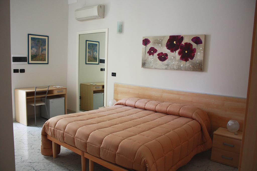 Il Normanno Hotel Mesagne Habitación foto